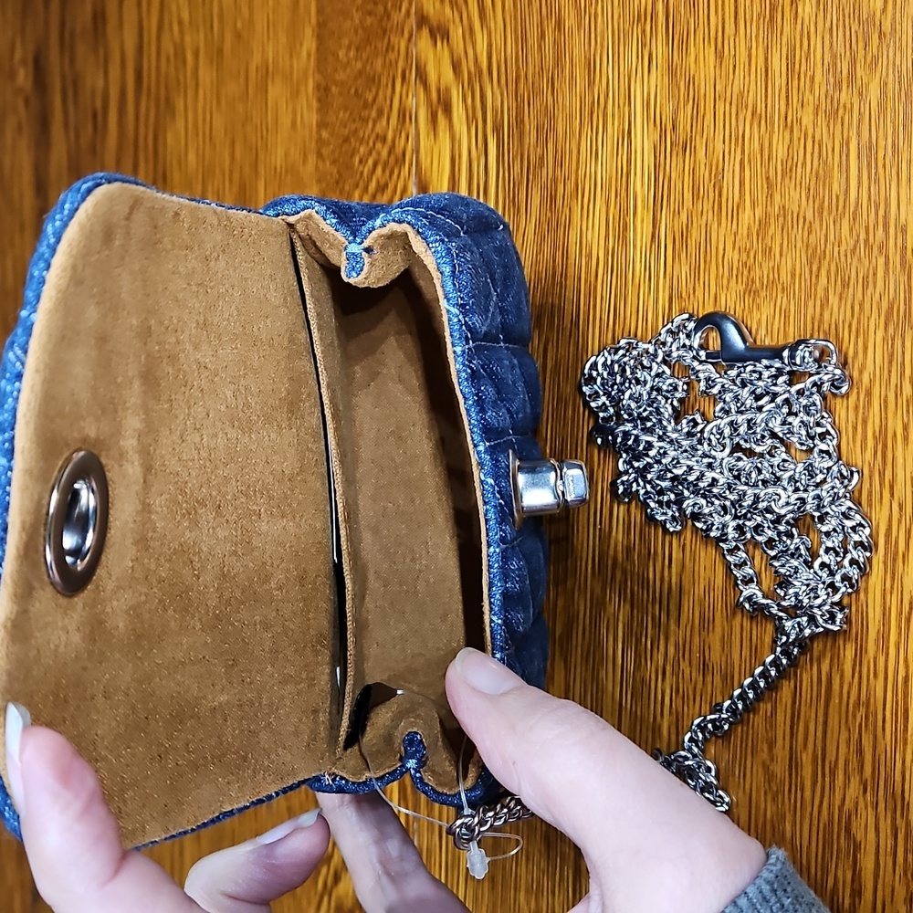Coach Turnlock Card Case With Quilting NWT - Picture 4 of 4